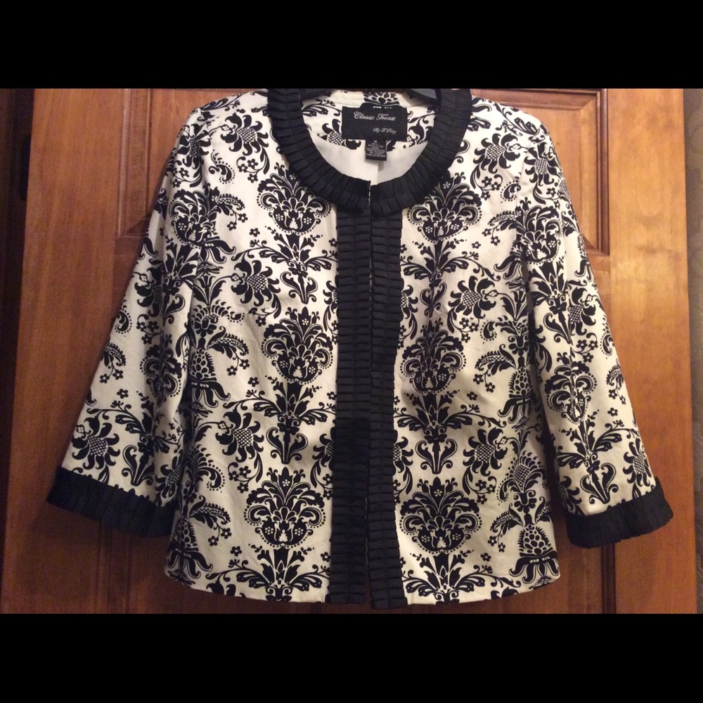 Black and white collarless blazer